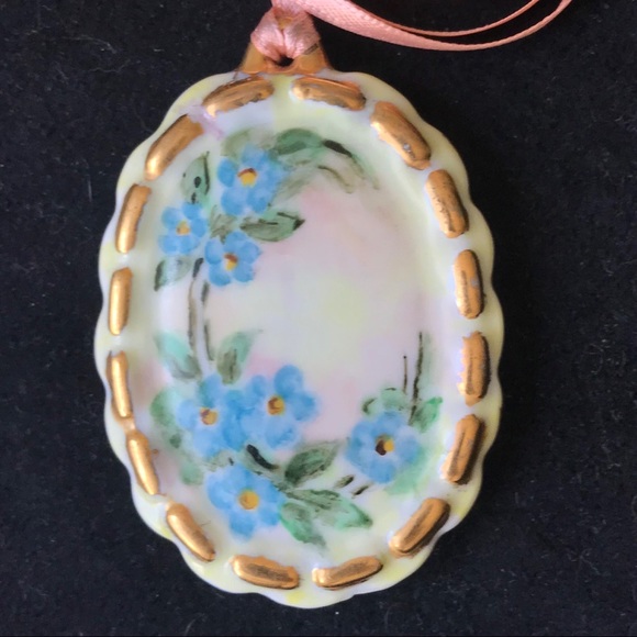 3 for $30 🎁🎄 - Picture 3 of 3